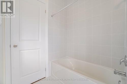 1 Armilia Place, Whitby, ON - Indoor Photo Showing Bathroom