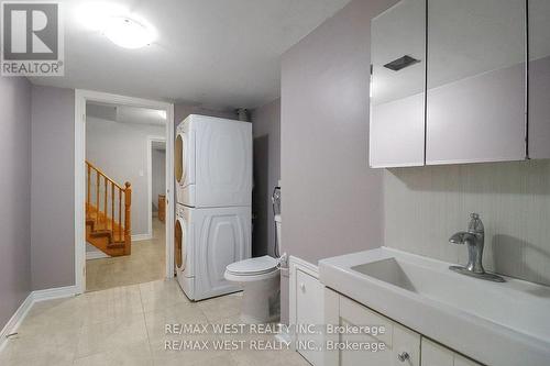 19 Radenhurst Crescent, Barrie, ON - Indoor Photo Showing Laundry Room