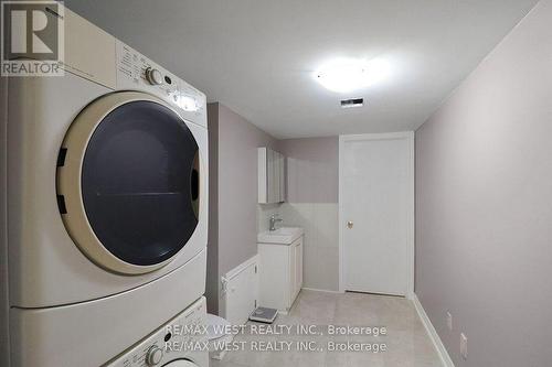 19 Radenhurst Crescent, Barrie, ON - Indoor Photo Showing Laundry Room