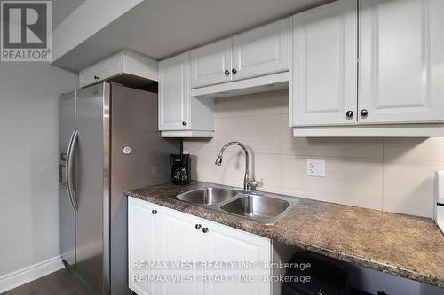 19 Radenhurst Crescent, Barrie, ON - Indoor Photo Showing Kitchen With Double Sink