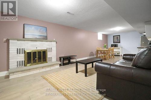 19 Radenhurst Crescent, Barrie, ON - Indoor With Fireplace