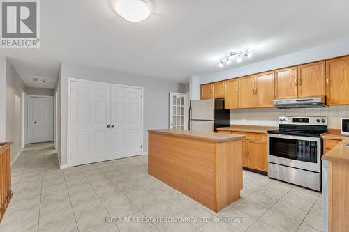 1594 Phillbrook Drive, London, ON - Indoor Photo Showing Kitchen