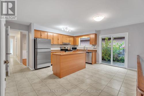 1594 Phillbrook Drive, London, ON - Indoor Photo Showing Kitchen