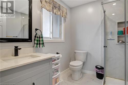 71 Alexander Avenue Unit# Upper, Cambridge, ON - Indoor Photo Showing Bathroom