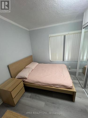 B - 17 Sora Drive, Mississauga, ON - Indoor Photo Showing Bedroom