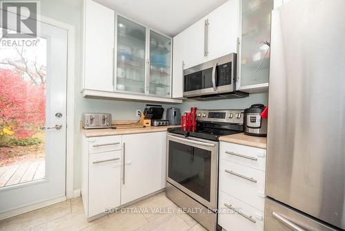 66 Rutherford Avenue, Deep River, ON - Indoor Photo Showing Kitchen With Stainless Steel Kitchen