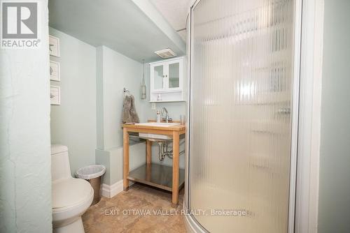 66 Rutherford Avenue, Deep River, ON - Indoor Photo Showing Bathroom