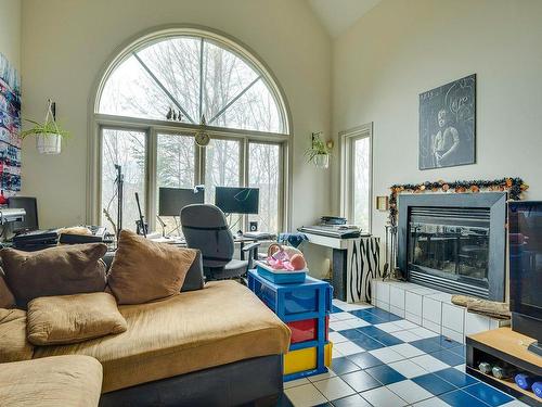 Salon - 3710 Rue De L'Aubergiste, Sainte-Adèle, QC - Indoor Photo Showing Living Room With Fireplace