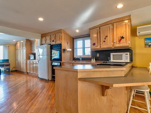 Kitchen - 9490 Route Marie-Victorin, Contrecoeur, QC - Indoor Photo Showing Kitchen With Double Sink