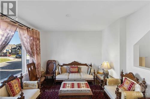 503 Ponthieu Circle, Ottawa, ON - Indoor Photo Showing Living Room