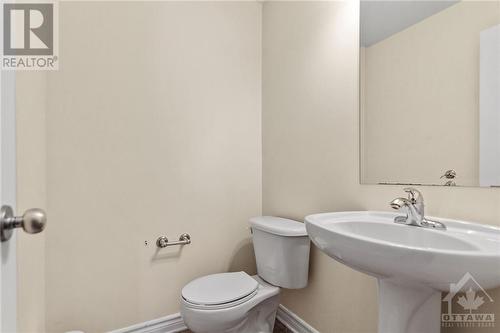 301 Serena Way, Ottawa, ON - Indoor Photo Showing Bathroom