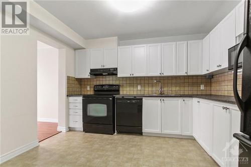 301 Serena Way, Ottawa, ON - Indoor Photo Showing Kitchen