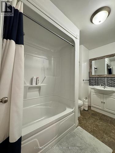 303 Spruce Street S, Timmins (Timmins South - East), ON - Indoor Photo Showing Bathroom