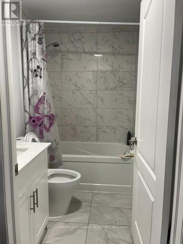 2 - 3 Simcoe Street S, Oshawa, ON - Indoor Photo Showing Bathroom