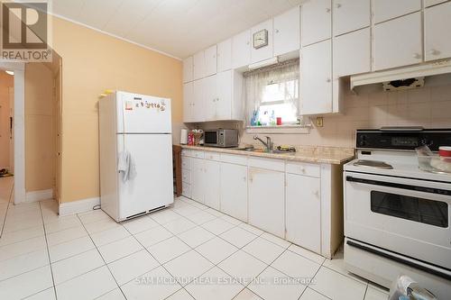 5170 Willmott Street, Niagara Falls, ON - Indoor Photo Showing Kitchen