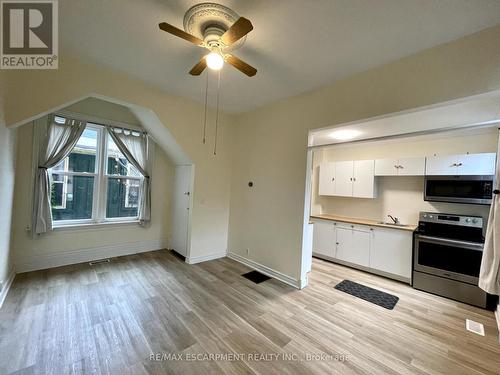 10 William Street, Brant, ON - Indoor Photo Showing Kitchen