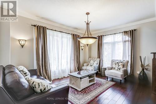 49 Heatherwood Drive, Springwater, ON - Indoor Photo Showing Living Room