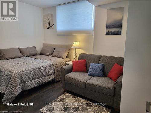 100 - 6705 Cropp Street, Niagara Falls, ON - Indoor Photo Showing Bedroom