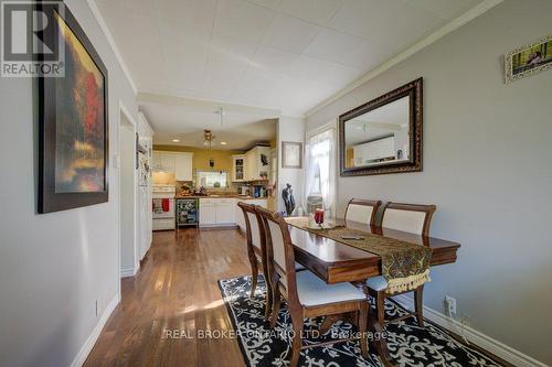 210 Grace Avenue, Hamilton, ON - Indoor Photo Showing Dining Room