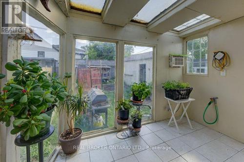 210 Grace Avenue, Hamilton, ON - Indoor Photo Showing Other Room