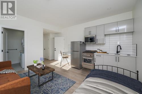 1401 2395 Rowe Street, Prince George, BC - Indoor Photo Showing Kitchen