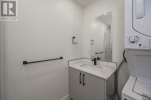 1401 2395 Rowe Street, Prince George, BC - Indoor Photo Showing Laundry Room