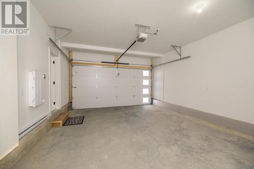 1401 2395 Rowe Street, Prince George, BC - Indoor Photo Showing Garage