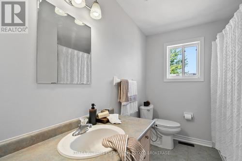 82 Bird Street, Barrie (Edgehill Drive), ON - Indoor Photo Showing Bathroom