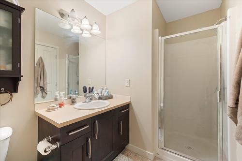 127-440 Hartman Road, Kelowna, BC - Indoor Photo Showing Bathroom