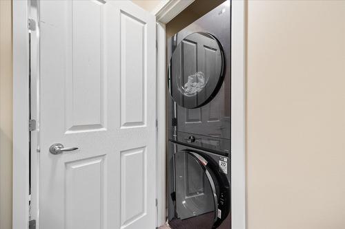 127-440 Hartman Road, Kelowna, BC - Indoor Photo Showing Laundry Room