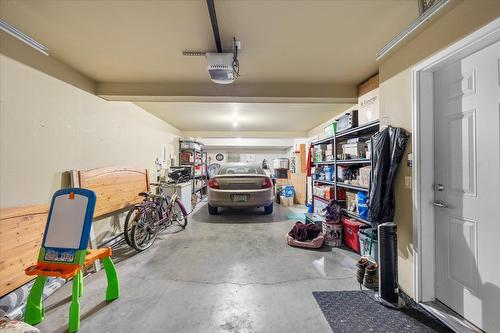 127-440 Hartman Road, Kelowna, BC - Indoor Photo Showing Garage