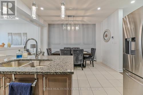 15 Oleary Road, Brampton, ON - Indoor Photo Showing Kitchen With Double Sink With Upgraded Kitchen