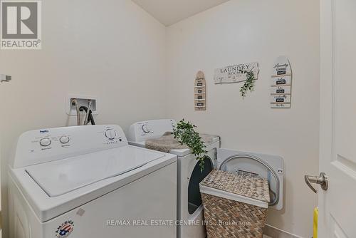 15 Oleary Road, Brampton, ON - Indoor Photo Showing Laundry Room