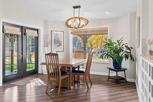 3330 Mckellar Road, West Kelowna, BC - Indoor Photo Showing Dining Room