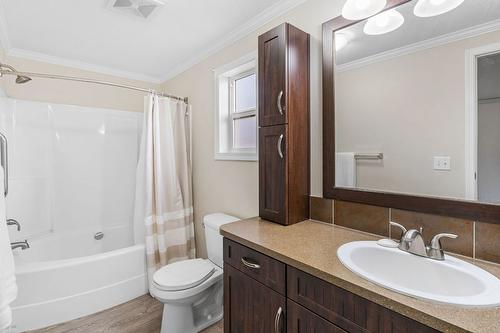 3330 Mckellar Road, West Kelowna, BC - Indoor Photo Showing Bathroom