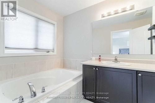 49 Campwood Crescent, Brampton, ON - Indoor Photo Showing Bathroom