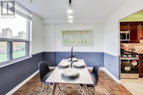 403 - 10 Edgecliff Golfway, Toronto, ON - Indoor Photo Showing Dining Room