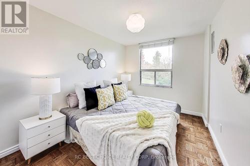 403 - 10 Edgecliff Golfway, Toronto, ON - Indoor Photo Showing Bedroom