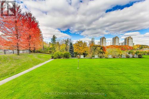 403 - 10 Edgecliff Golfway, Toronto, ON - Outdoor With View