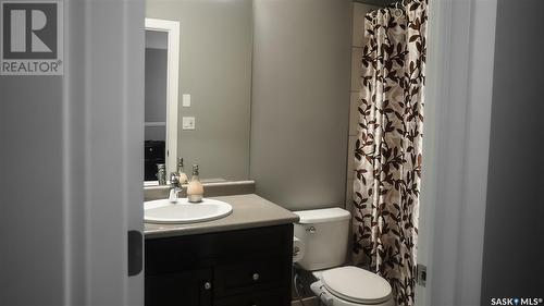 5316 Green Silverberry Drive E, Regina, SK - Indoor Photo Showing Bathroom