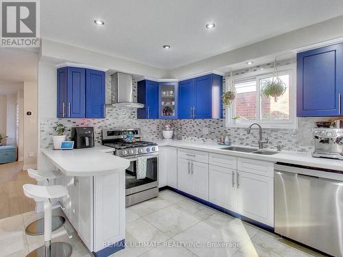 3460 Ingram Road, Mississauga, ON - Indoor Photo Showing Kitchen With Upgraded Kitchen