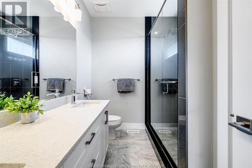 21354 Klondyke Road, Wheatley, ON - Indoor Photo Showing Bathroom