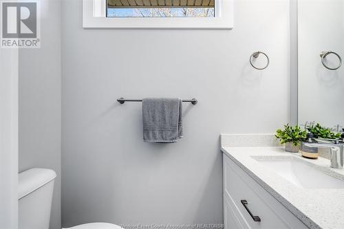 21354 Klondyke Road, Wheatley, ON - Indoor Photo Showing Bathroom