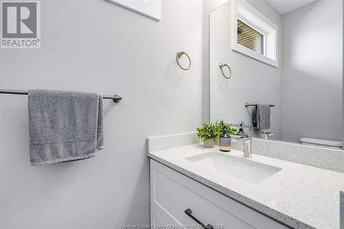 21354 Klondyke Road, Wheatley, ON - Indoor Photo Showing Bathroom