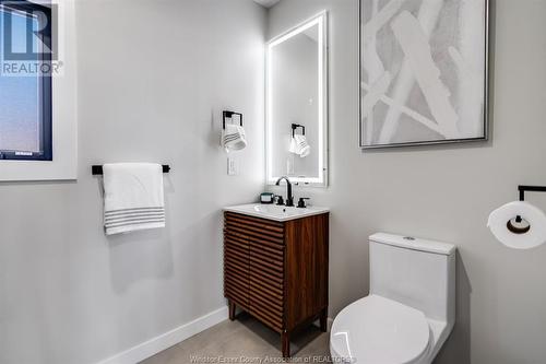 555 Heritage Road, Kingsville, ON - Indoor Photo Showing Bathroom