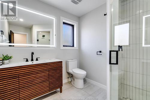 555 Heritage Road, Kingsville, ON - Indoor Photo Showing Bathroom