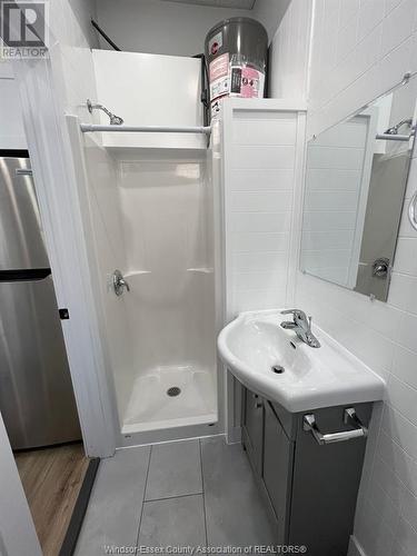 2308 Highland, Windsor, ON - Indoor Photo Showing Bathroom