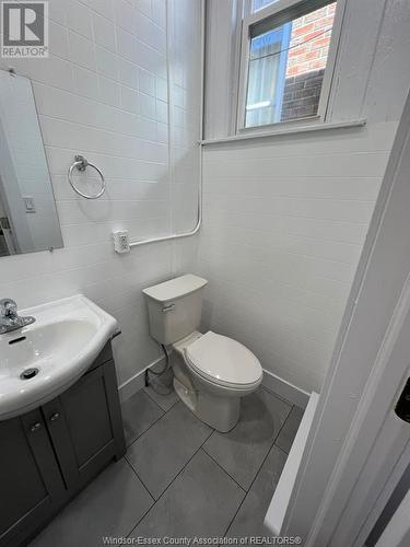 2308 Highland, Windsor, ON - Indoor Photo Showing Bathroom