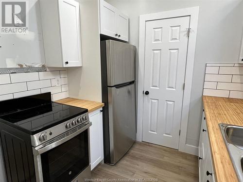 2308 Highland, Windsor, ON - Indoor Photo Showing Kitchen