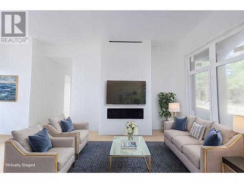 113 Corral Boulevard, Cranbrook, BC - Indoor Photo Showing Living Room